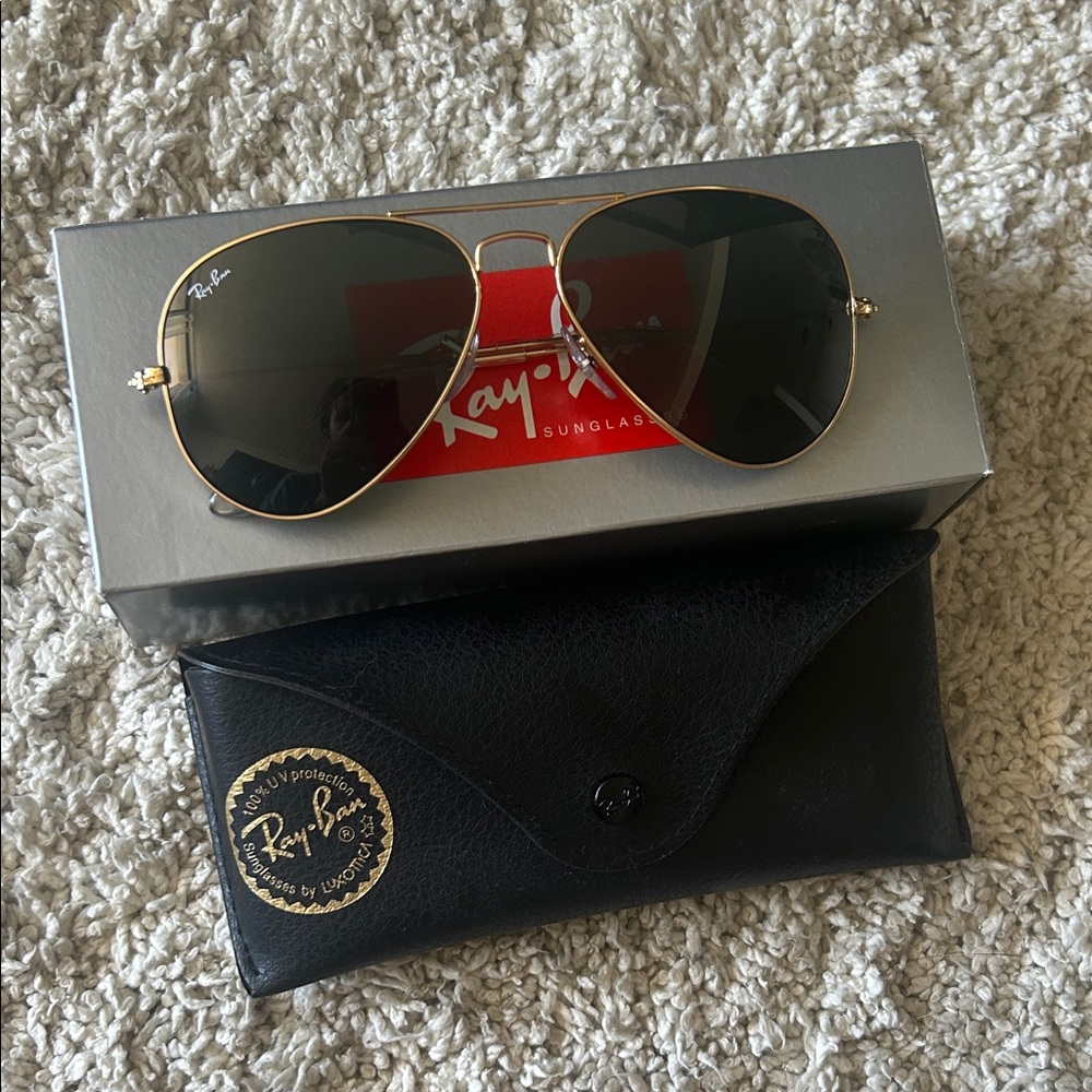 Ray-Ban Gold Frame Aviator Sunglasses with Dark G15 Green Lenses